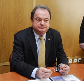 Vasile Blaga spune că va candida la şefia PDL 